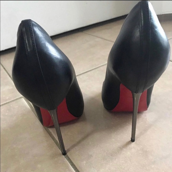 Louboutin black pump - Picture 3 of 4
